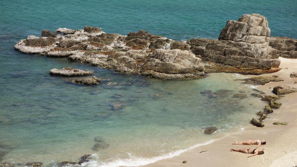 Little White House Trincomalee Bagian luar foto
