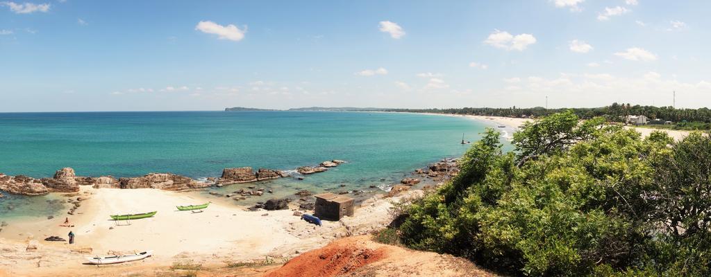 Little White House Trincomalee Bagian luar foto