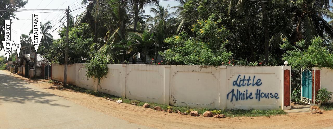 Little White House Trincomalee Bagian luar foto